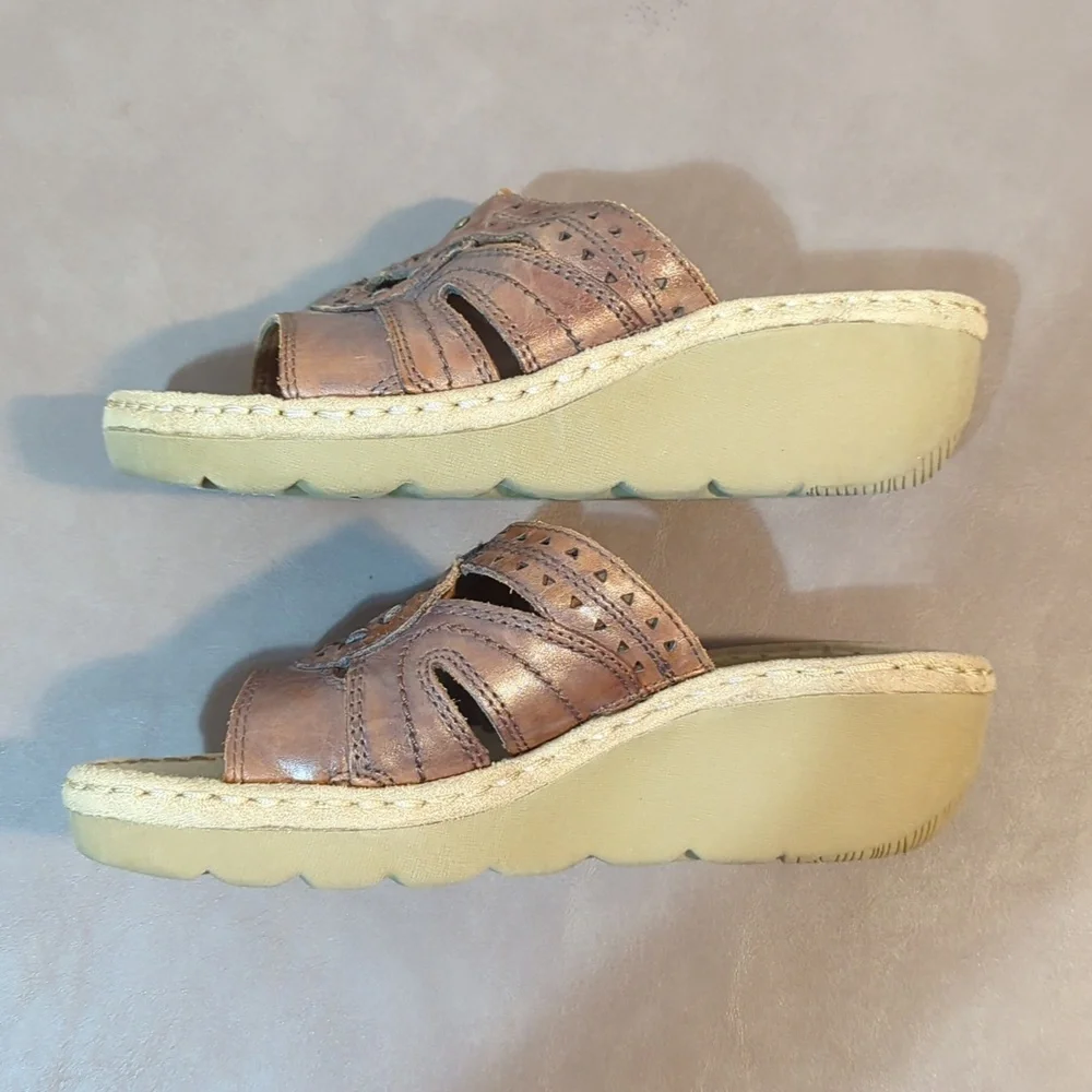 Bass Goldie Leather Wedge Sandal Womens 6M Brown Open Toe Slip on